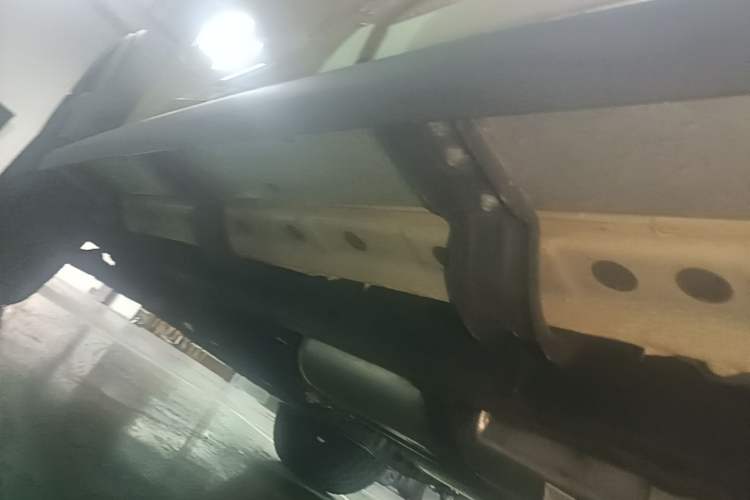 Used Tank 300 New Energy 2025 Hi4-T Left Side Sill