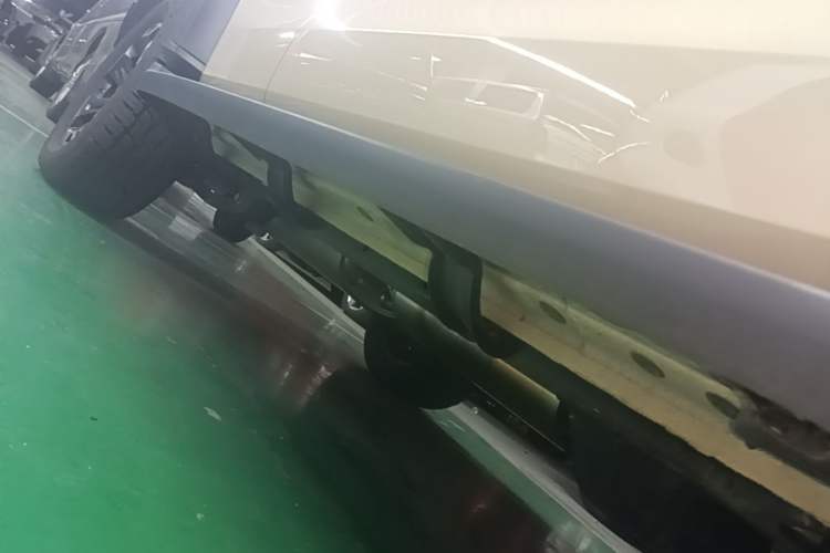 Used Tank 300 New Energy 2025 Hi4-T Right Side Sill