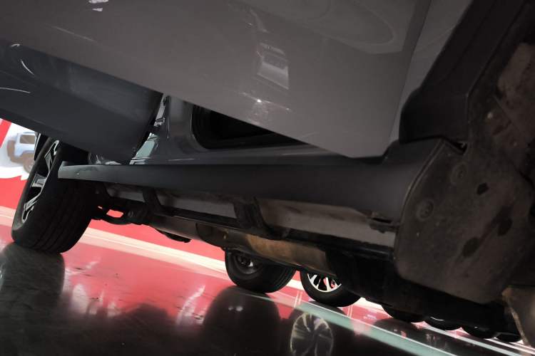 Used Tank 300 New Energy 2025 Hi4-T Right Side Sill