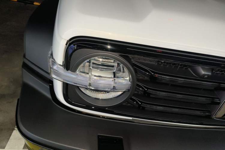 Used Tank 300 New Energy 2025 Hi4-T Right Front Headlight