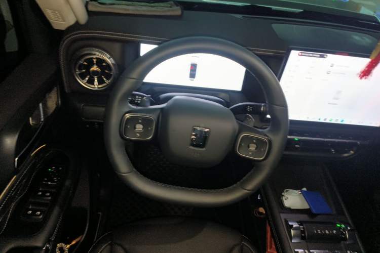 Used Tank 300 New Energy 2025 Hi4-T Steering Wheel
