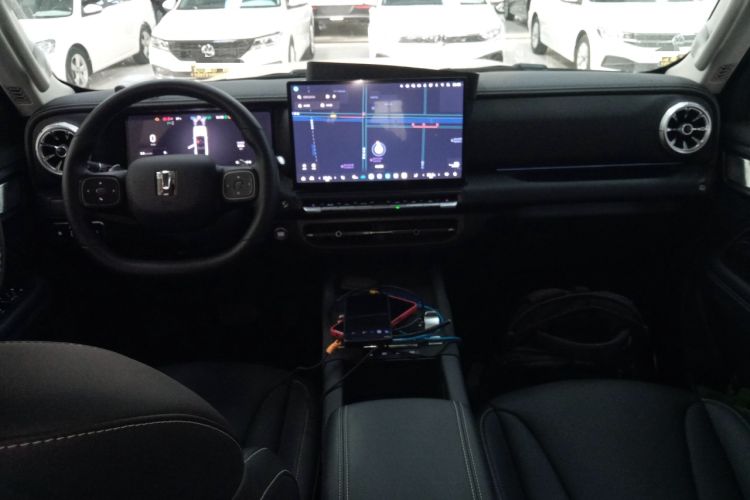 Used Tank 300 New Energy 2025 Hi4-T Center Console