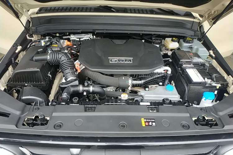 Used Tank 300 New Energy 2025 Hi4-T Engine Bay
