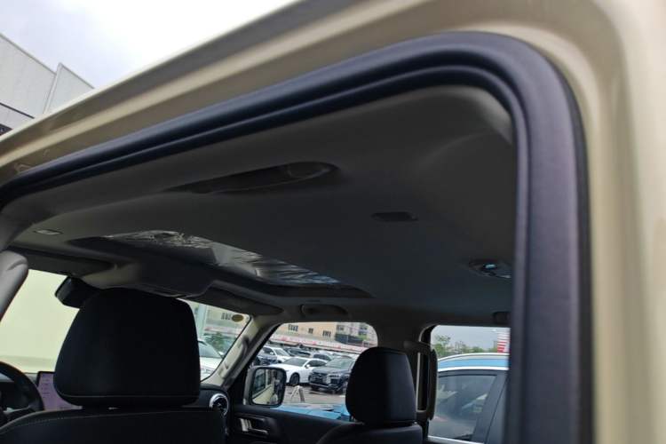 Used Tank 300 New Energy 2025 Hi4-T Headliner
