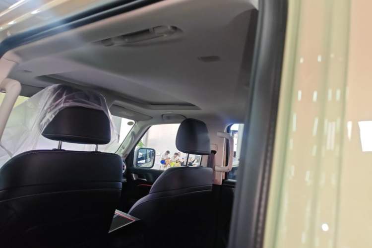 Used Tank 300 New Energy 2025 Hi4-T Headliner