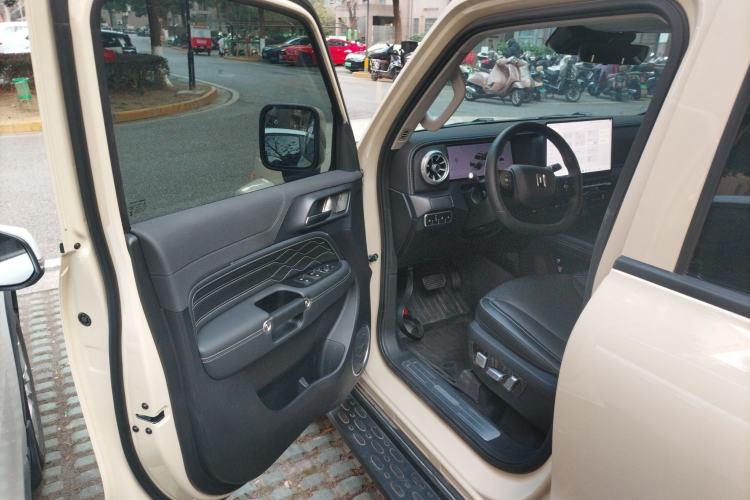Used Tank 300 New Energy 2025 Hi4-T Interior 3