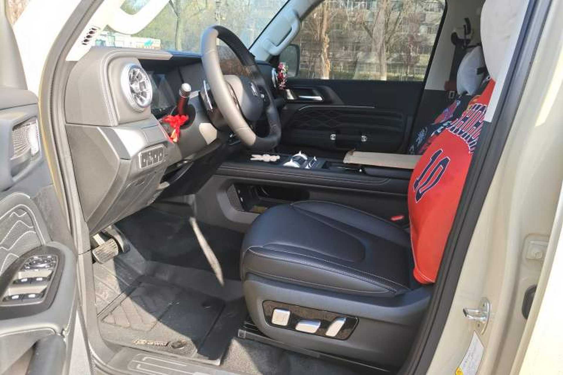 Used Tank 300 New Energy 2025 Hi4-T Left Front Seat
