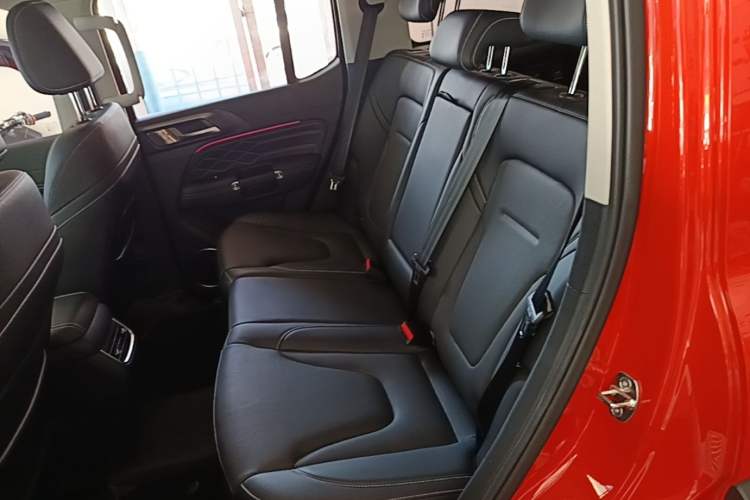 Used Tank 300 New Energy 2025 Hi4-T Left Rear Seat