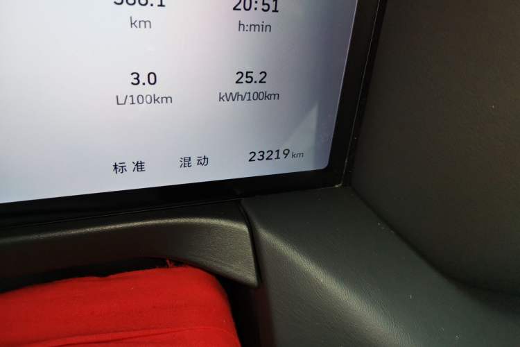 Used Tank 300 New Energy 2025 Hi4-T Odometer Close Up