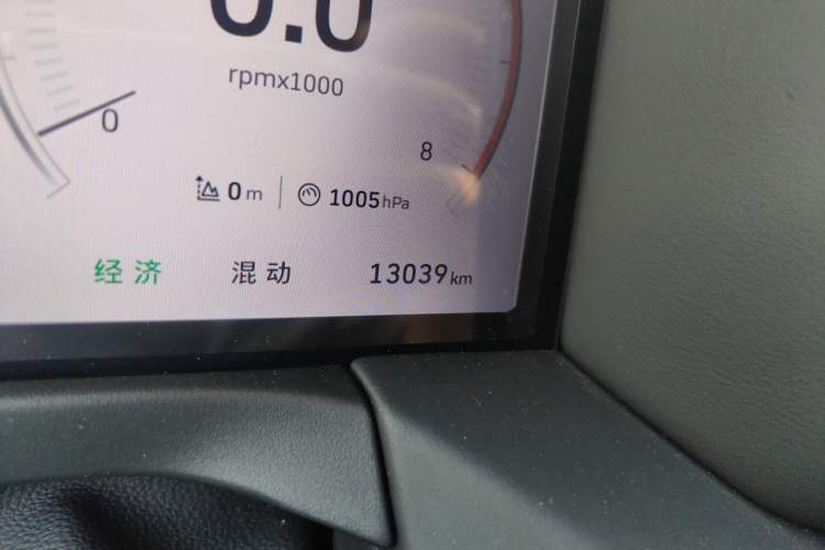 Used Tank 300 New Energy 2025 Hi4-T Odometer Close Up