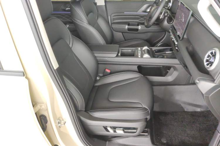 Used Tank 300 New Energy 2025 Hi4-T Right Front Seat