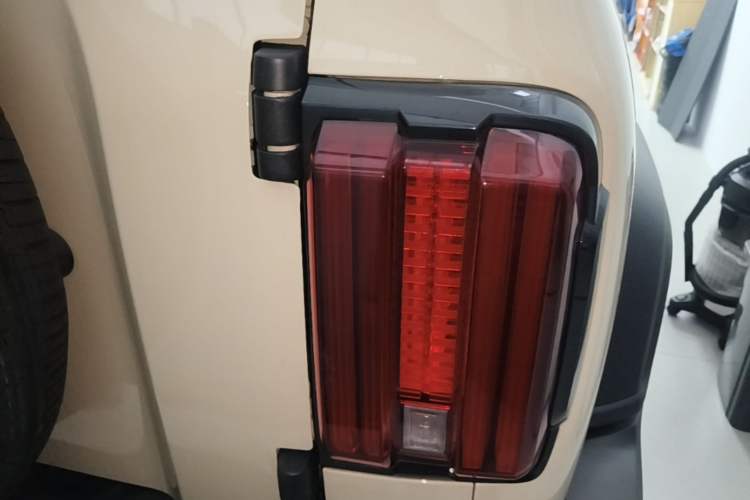 Used Tank 300 New Energy 2025 Hi4-T Right Rear Taillight
