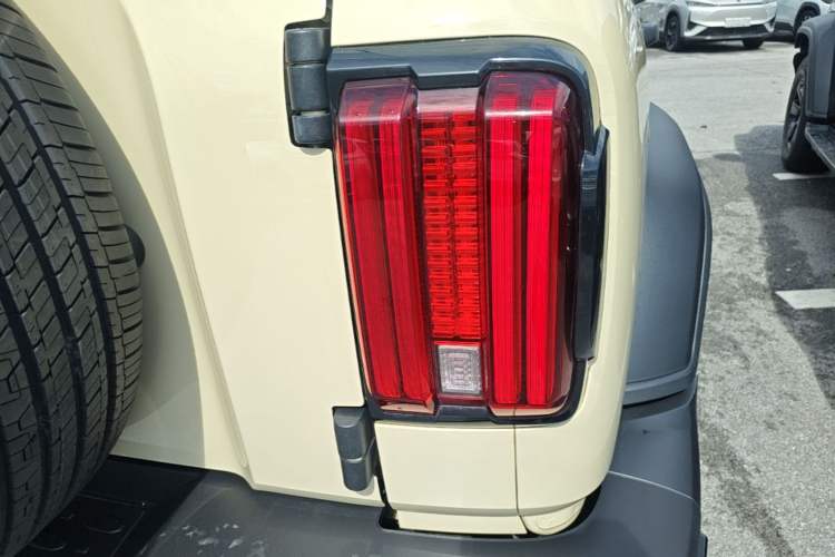 Used Tank 300 New Energy 2025 Hi4-T Right Rear Taillight