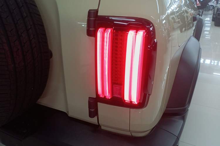 Used Tank 300 New Energy 2025 Hi4-T Right Rear Taillight