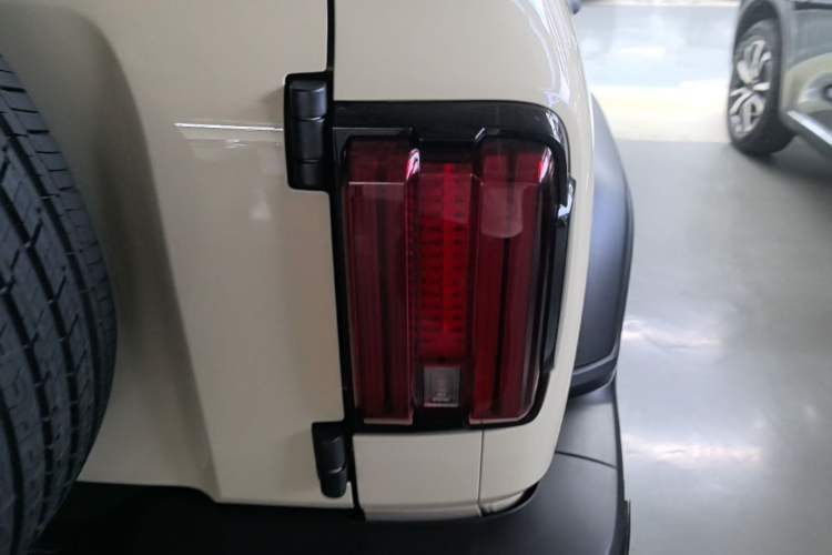 Used Tank 300 New Energy 2025 Hi4-T Right Rear Taillight