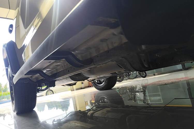 Used Tank 300 New Energy 2025 Hi4-T Right Side Sill