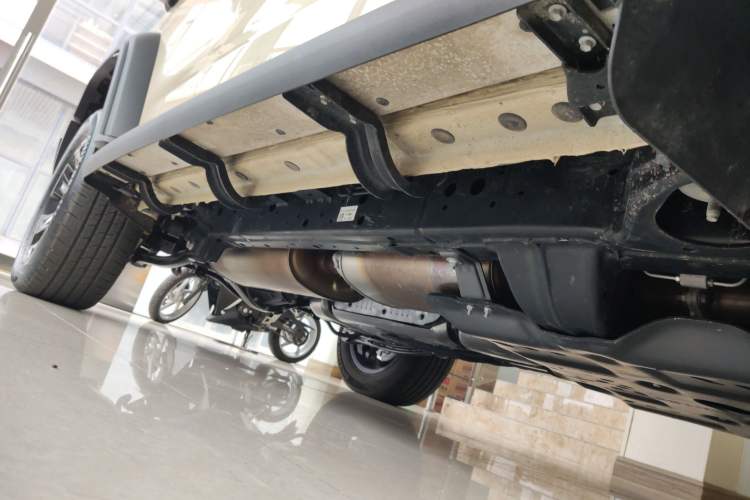 Used Tank 300 New Energy 2025 Hi4-T Right Side Sill