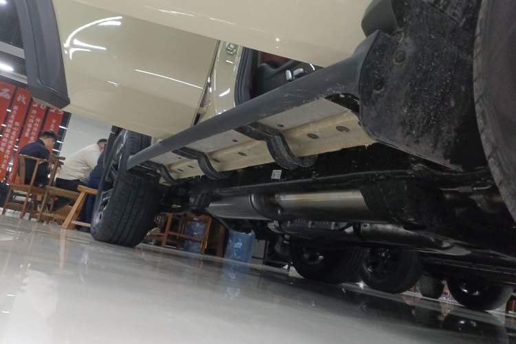Used Tank 300 New Energy 2025 Hi4-T Right Side Sill