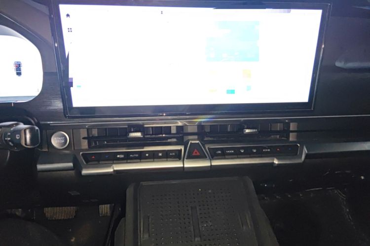 Used Tank 400 2025 2.0T Gasoline Version Audio And AC Panel