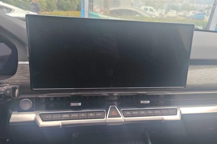 Used Tank 400 2025 2.0T Gasoline Version Audio And AC Panel