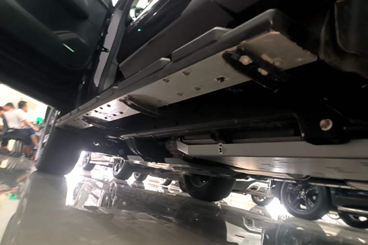 Used Tank 400 2026 Model—2.0T Gasoline Version Left Side Sill