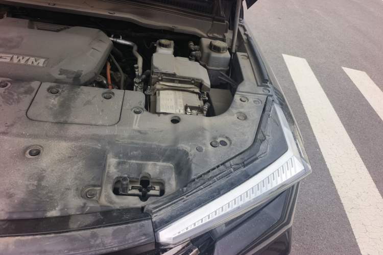 Used Tank 400 New Energy 2023 Hi4-T Super Edition Engine Bay Left