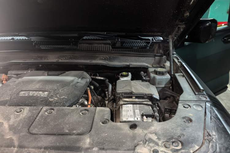 Used Tank 400 New Energy 2023 Hi4-T Super Edition Engine Bay Left
