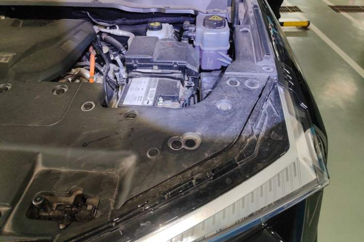 Used Tank 400 New Energy 2023 Hi4-T Super Edition Engine Bay Left