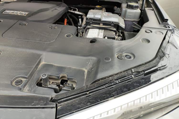 Used Tank 400 New Energy 2023 Hi4-T Super Edition Engine Bay Left