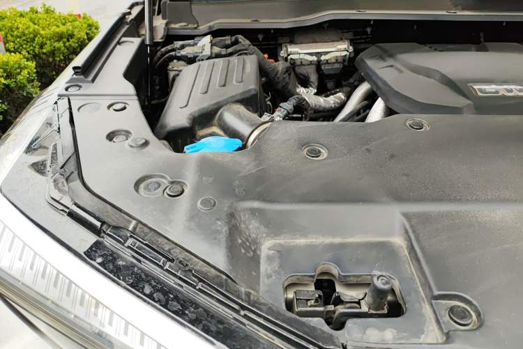 Used Tank 400 New Energy 2023 Hi4-T Super Edition Engine Bay Right