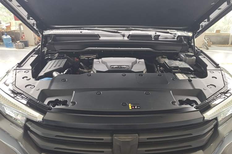 Used Tank 400 New Energy 2023 Hi4-T Super Edition Engine Bay