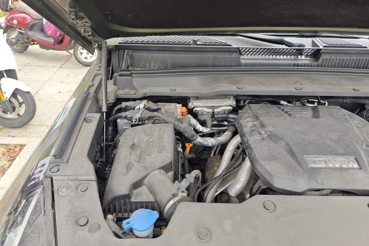 Used Tank 400 New Energy 2023 Hi4-T Super Edition Engine Bay Right