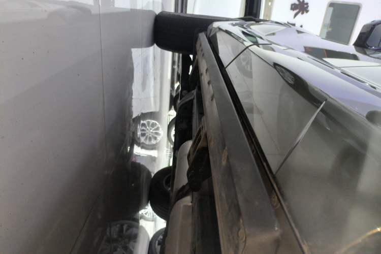 Used Tank 400 New Energy 2023 Hi4-T Super Edition Left Side Sill