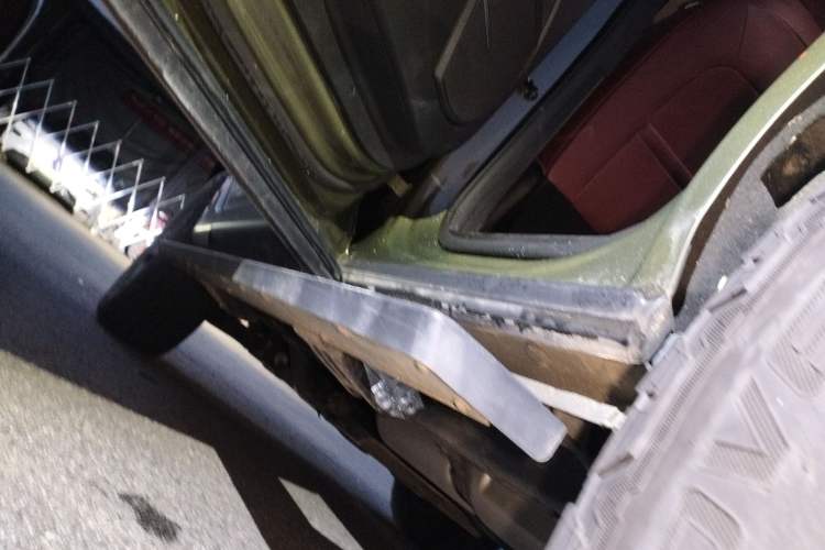 Used Tank 400 New Energy 2023 Hi4-T Super Edition Left Side Sill