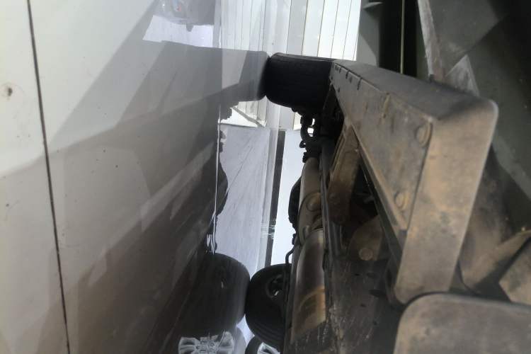 Used Tank 400 New Energy 2023 Hi4-T Super Edition Right Side Sill