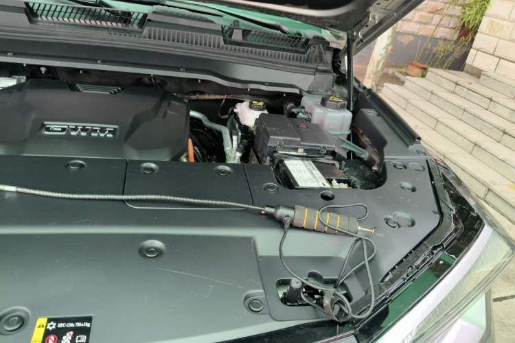 Used Tank 400 New Energy 2023 Hi4-T Super Edition Engine Bay Left