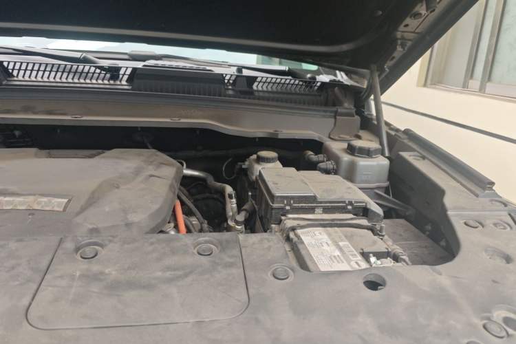Used Tank 400 New Energy 2023 Hi4-T Functional Edition Engine Bay Left
