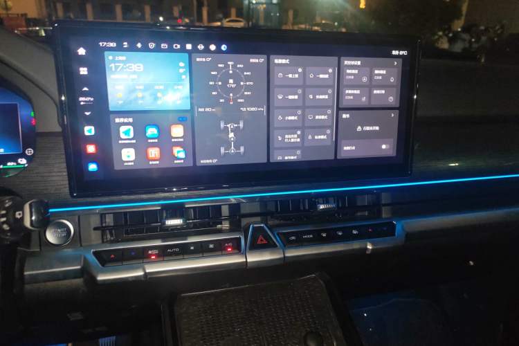 Used Tank 400 New Energy 2024 Hi4-T Off-Road Edition Audio And AC Panel