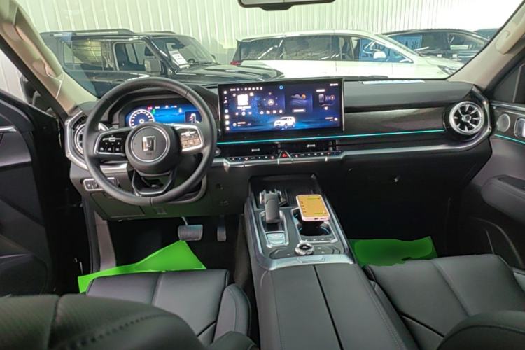 Used Tank 400 New Energy 2024 Hi4-T Off-Road Edition Center Console