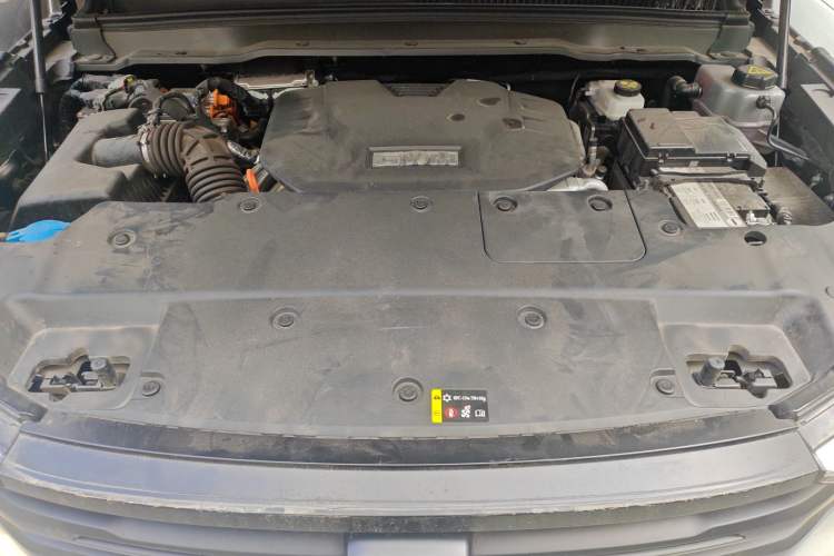 Used Tank 400 New Energy 2024 Hi4-T Off-Road Edition Engine Bay