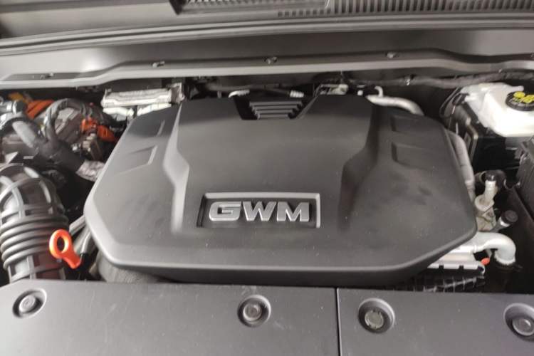 Used Tank 400 New Energy 2024 Hi4-T Off-Road Edition Engine Bay
