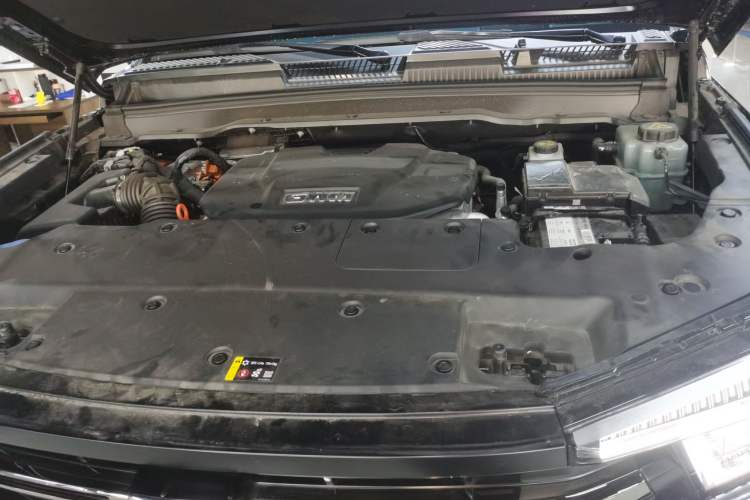 Used Tank 400 New Energy 2024 Hi4-T Off-Road Edition Engine Bay
