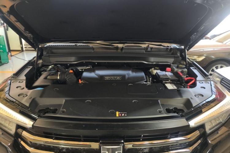 Used Tank 400 New Energy 2024 Hi4-T Off-Road Edition Engine Bay