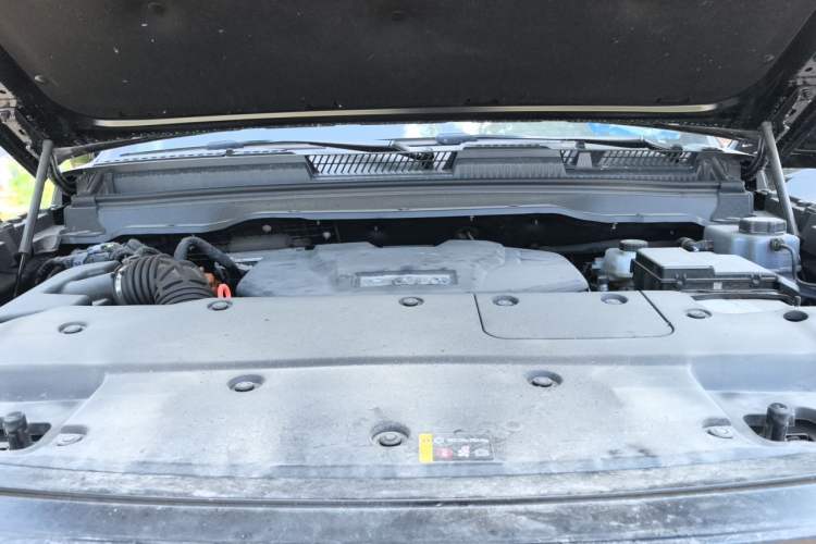 Used Tank 400 New Energy 2024 Hi4-T Off-Road Edition Engine Bay