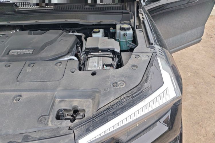 Used Tank 400 New Energy 2024 Hi4-T Off-Road Edition Engine Bay Left