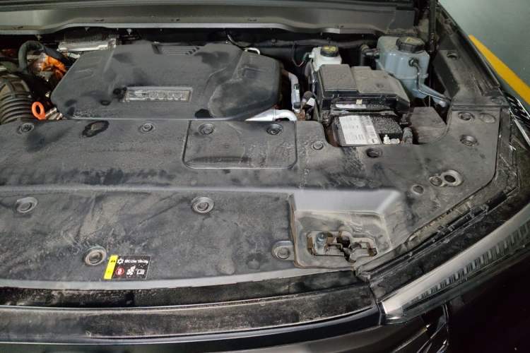 Used Tank 400 New Energy 2024 Hi4-T City Edition Engine Bay Left