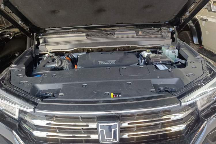 Used Tank 400 New Energy 2024 Hi4-T Off-Road Edition Engine Bay