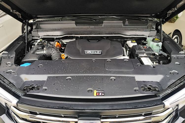 Used Tank 400 New Energy 2024 Hi4-T Off-Road Edition Engine Bay