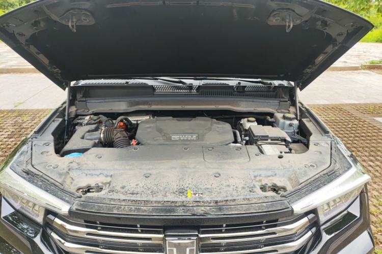 Used Tank 400 New Energy 2024 Hi4-T Off-Road Edition Engine Bay