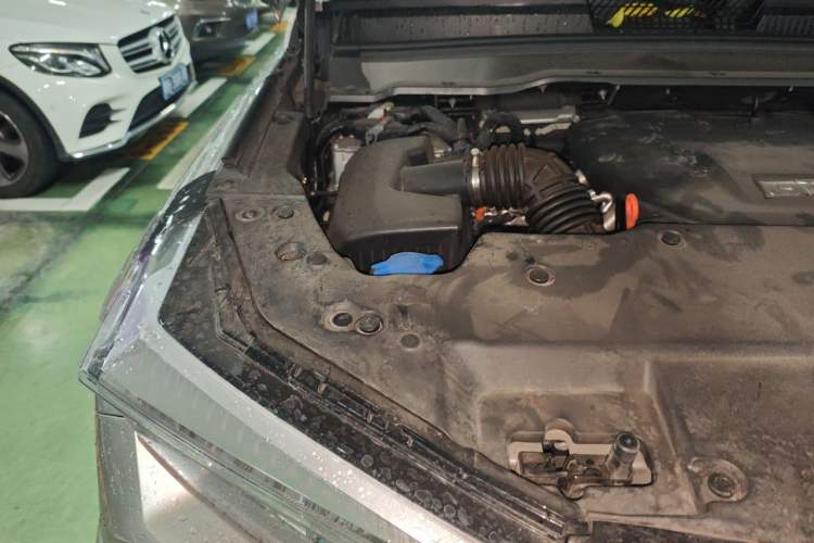 Used Tank 400 New Energy 2024 Hi4-T Off-Road Edition Engine Bay Right